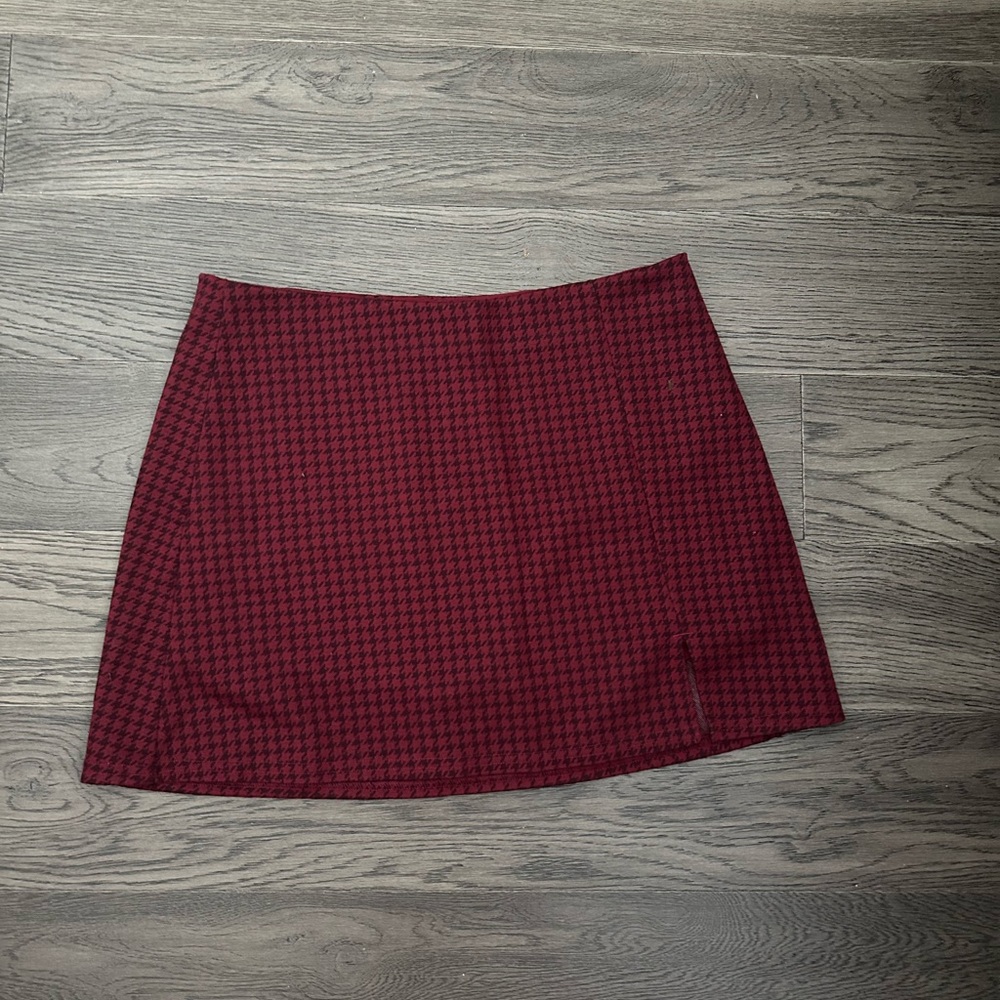 American Eagle Burgundy Skort